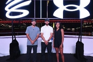 星空体育中国-库里社媒晒出一大波中国行图片&amp;视频：这里的能量不可思议