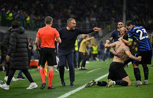 星空体育官网下载入口-弗利克：裁判偏哨，祝国际米兰决赛好运